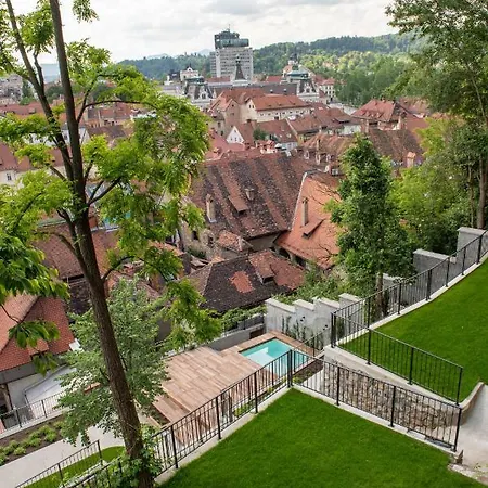 Stella Sky Apartment